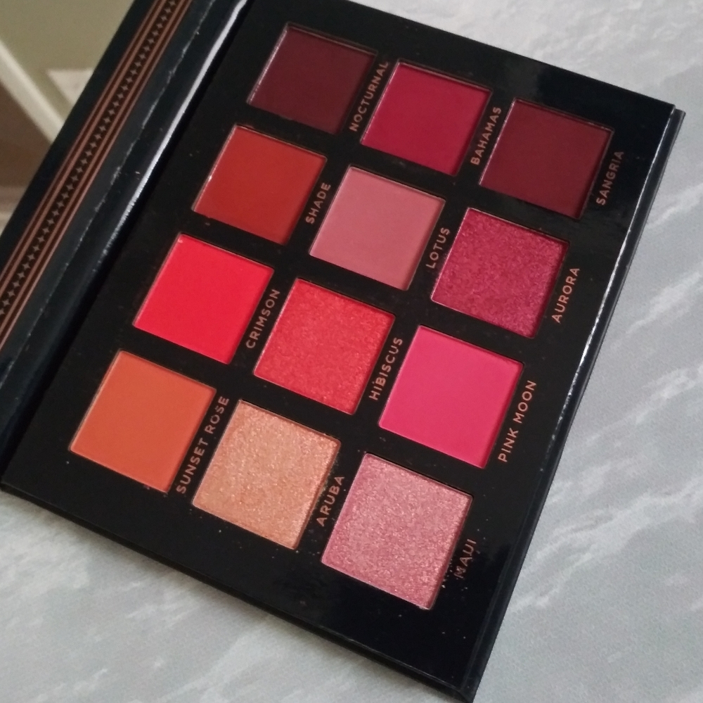 Ace Beaute Scarlet Dusk Eyeshadow Palette